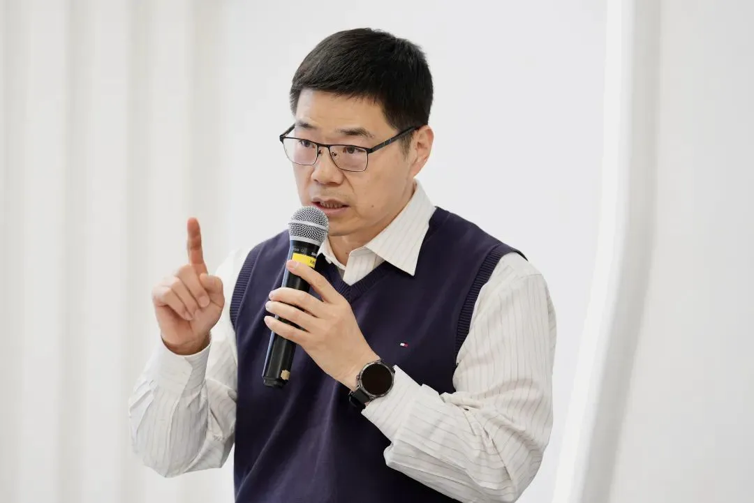 刻苦训练篮球时如何避免受伤的建议_0